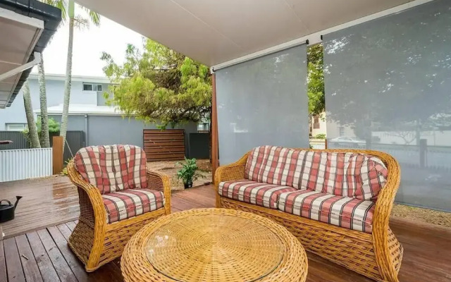 4 BDRM Pet Friendly Home 200m to Creek
