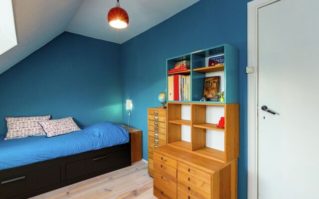 Pretty Holiday Home With Terrace, Garden, Garden Furniture