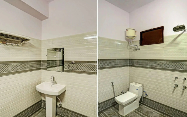 Hotel Black Bird by OYO Rooms