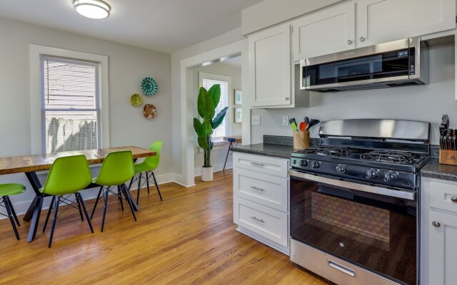 Vibrant Fayetteville Home - Walk Downtown!