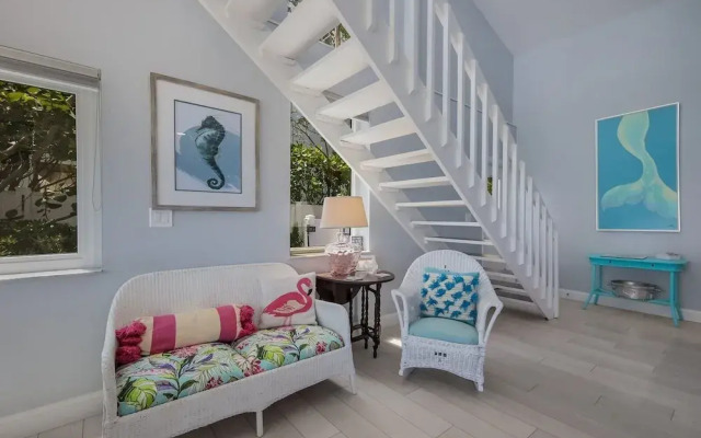 Flamingo Bay 4 Bedroom Home by RedAwning