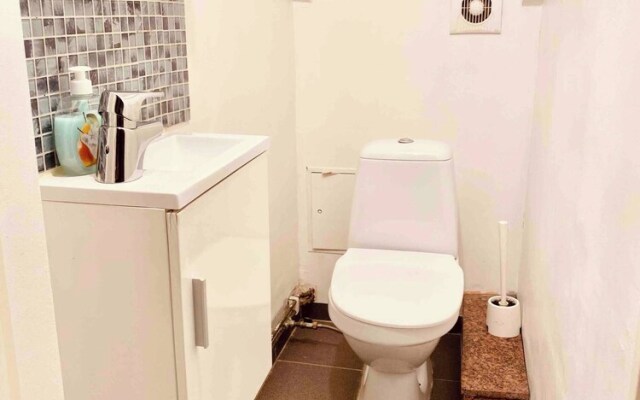 Bjurvik's Villa - Flat 2 - Business Customers Only