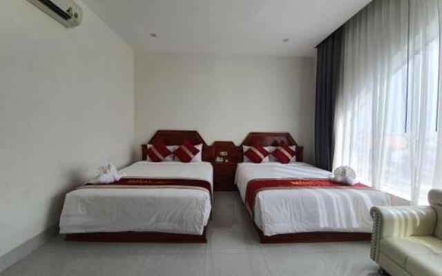 Royal Hotel