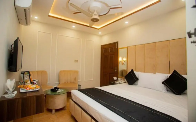 Hotel White Seasson managed by Zaheer Masih