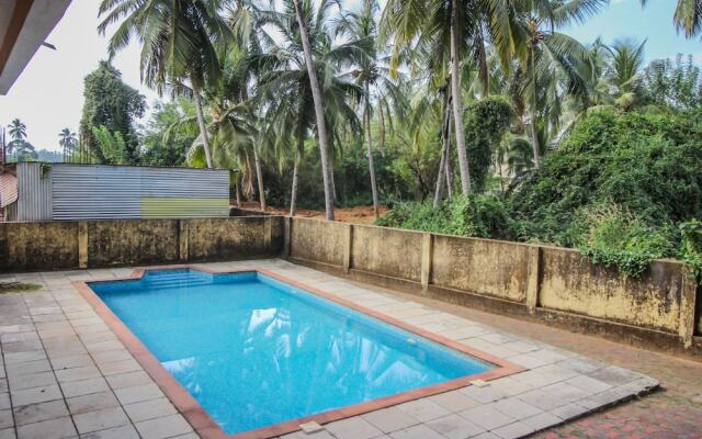 OYO 18327 Home Pool View 1BHK Colva