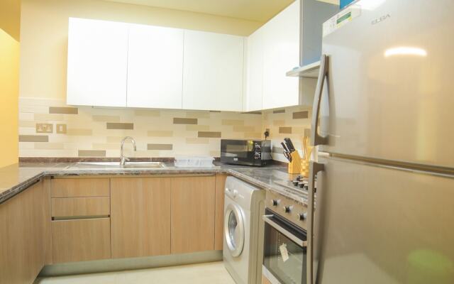 2 Bedroom Apartment- Azizi Plaza