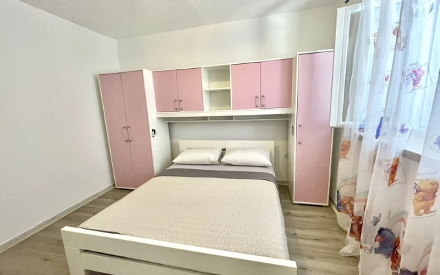 Sea View House for 4