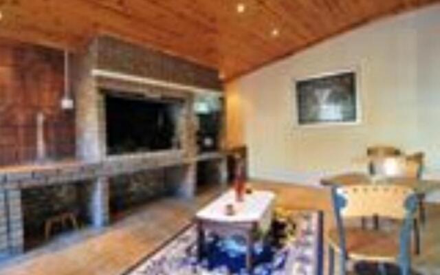 Oasis Country Lodge