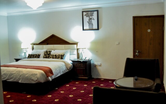 Fritz Apartments and Suites
