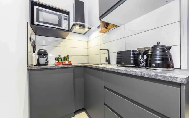 Modern and Spacious Duplex in Earls Court