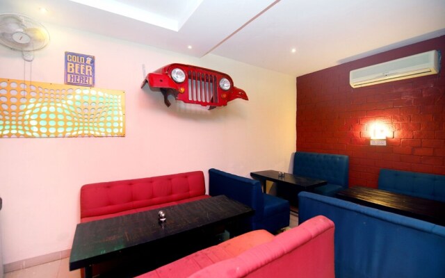 Oyo 43846 Hotel R2d