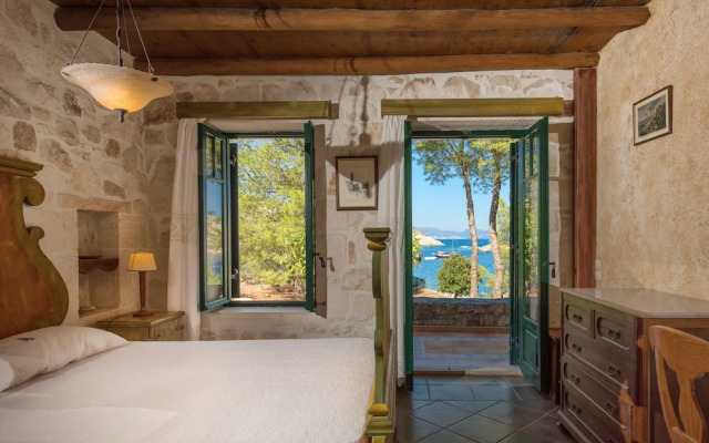 Nobelos Seaside Lodge