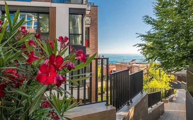 Апартаменты на проспекте Курортный  96Г