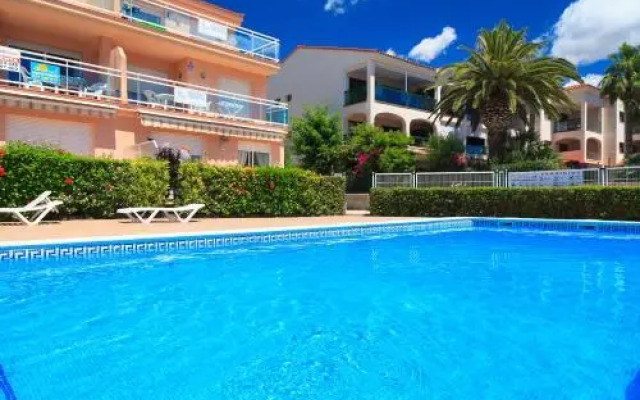 UHC Arco del Sol Family Complex