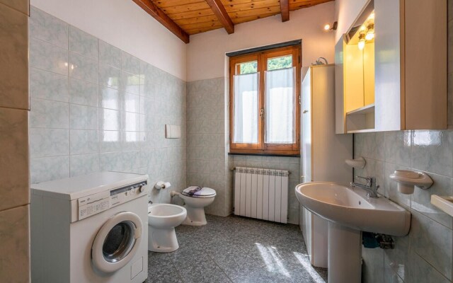 Stunning Home in Loco di Rovegno With Wifi and 2 Bedrooms