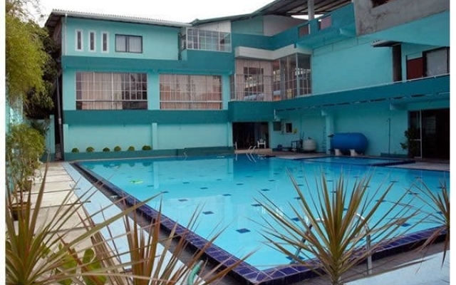 Aubrona Hotel