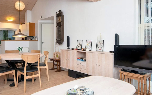 6 Person Holiday Home in Glesborg