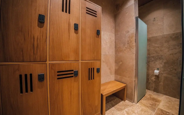 The Remote Hotel