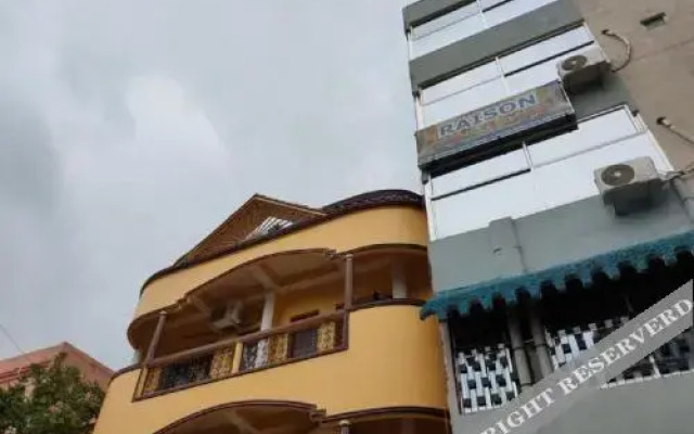 Raison Hotel by OYO Rooms