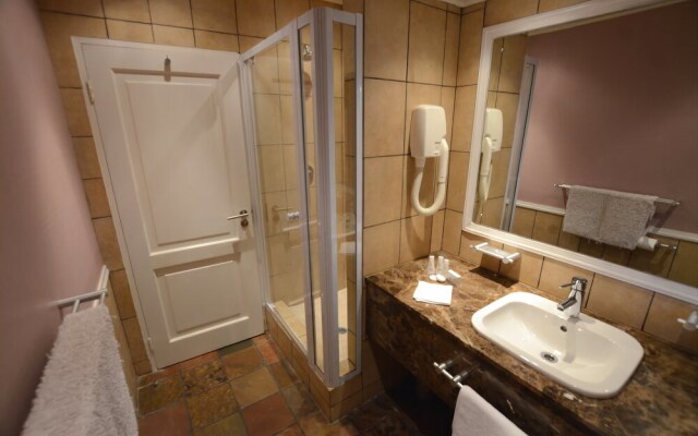 Norscot Manor Guest Lodge