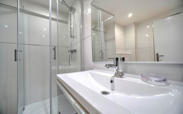 4 Pieces 7-8 personnes coeur de ville