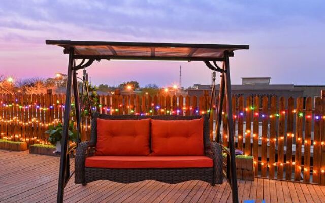 Qiuduo Hotel (Beijing Wangfujing Nanluoguxiang Branch)