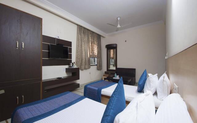 Hotel Apra Inn