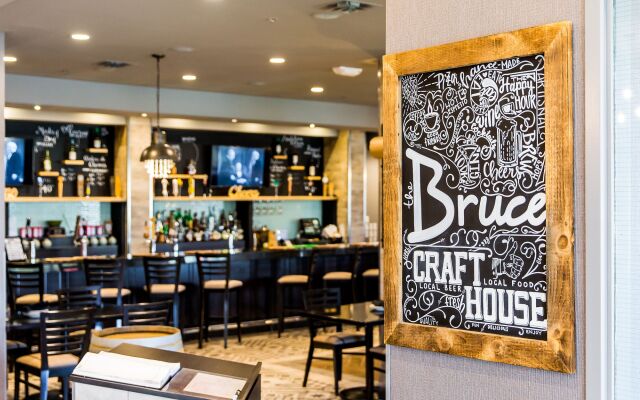 Cambridge Hotel and Conference Centre