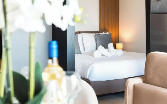 Mercury Suites