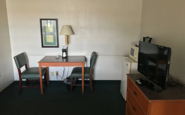 Days Inn by Wyndham Sulphur West