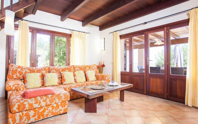 SA FONT - Villa for 6 people in Petra.