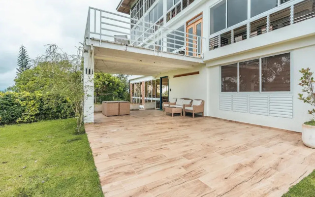 Paradise Retreat With Stunning Views in Jarabacoa