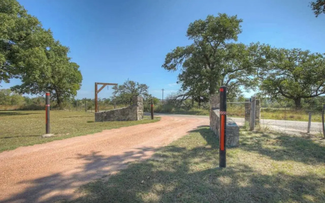 Grey Haus Casita-peaceful Hill Country Views!