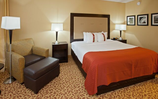 Holiday Inn Evansville Airport