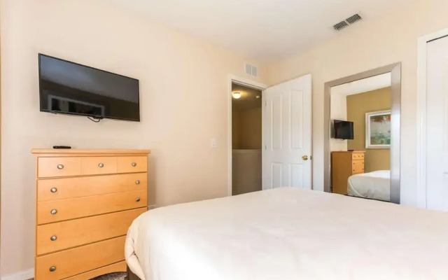 537 Regal Palms