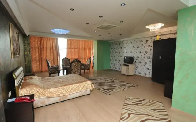 Star Hotel