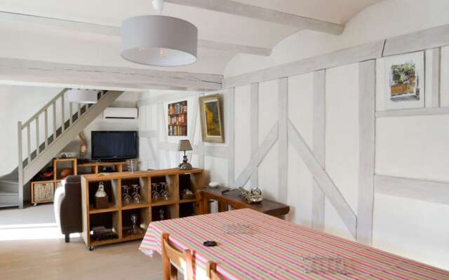Quaint Villa With Private Pool in Molières-sur-cèze