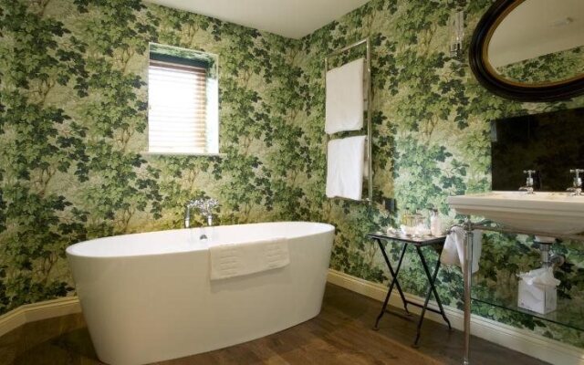 Hare And Hounds Hotel