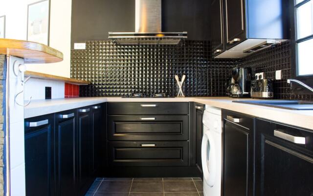 Large Apartment Saint Martin District