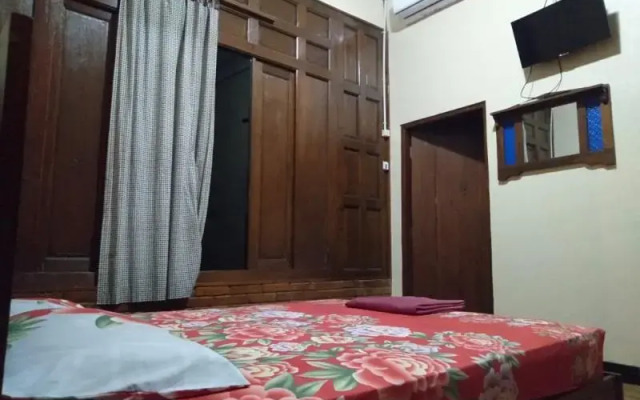 Penginapan BoB Home by ZUZU