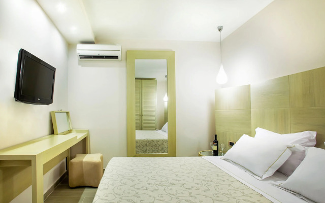 Core Hotel Polychrono