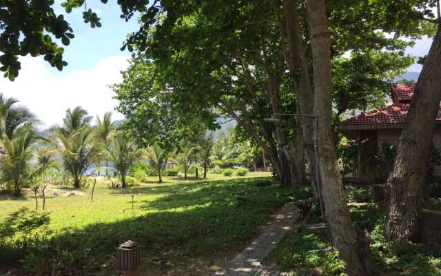 Tan Son Nhat Con Dao Resort