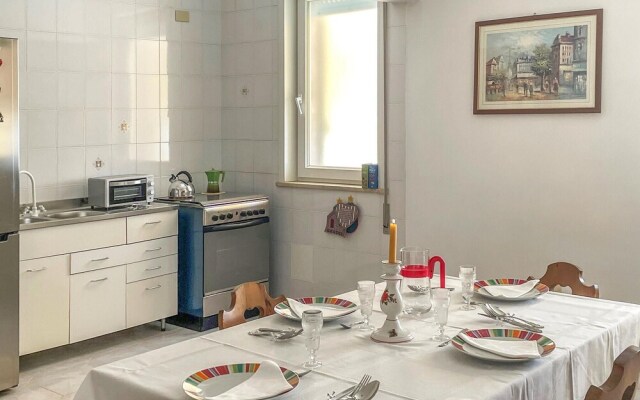 Amazing Apartment in Lizzano With 2 Bedrooms