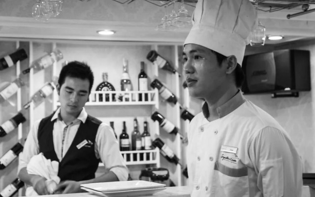 Signature Halong Cruise