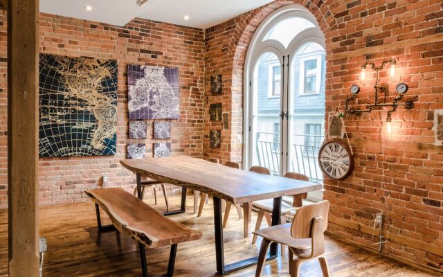 1861 Grand Loft in Old Port by Nuage