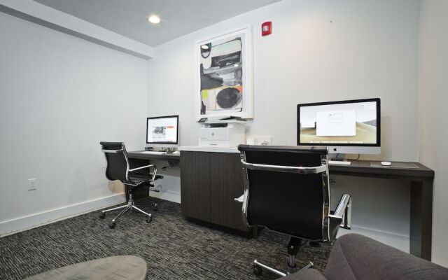 Best Western Crestview Hotel & Suites