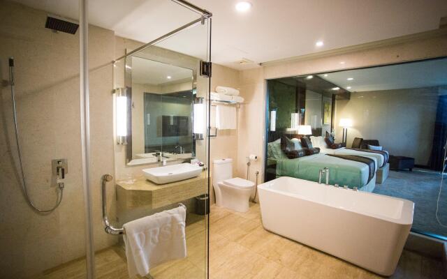 Royale Signature Hotel