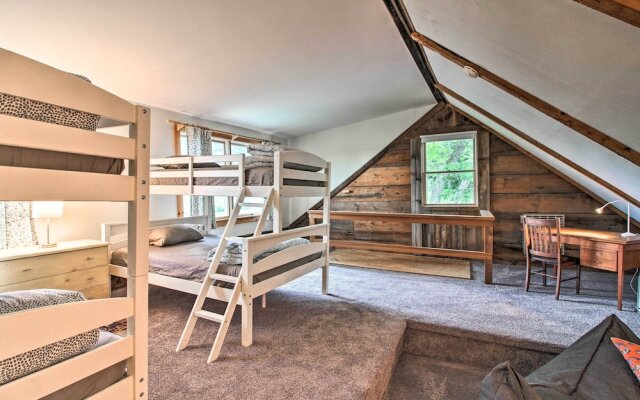 Renovated Farmhouse < 1 Mile to Okemo Mountain!
