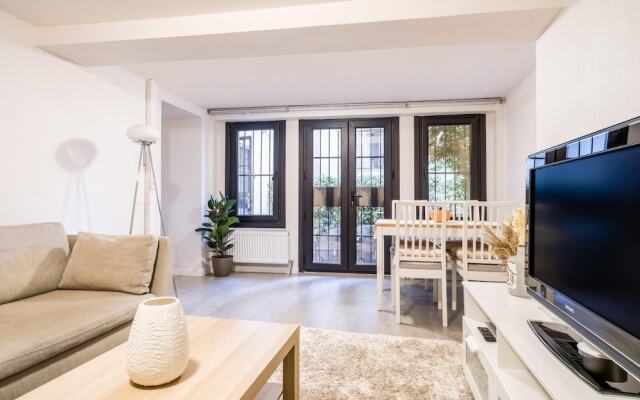 Convenient Flat w Garden 10 min to Galataport