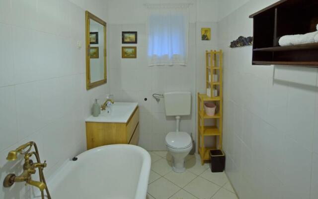 Central & Vintage Apartment Sinj